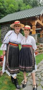 Crina și Alecsia  Maria Prața